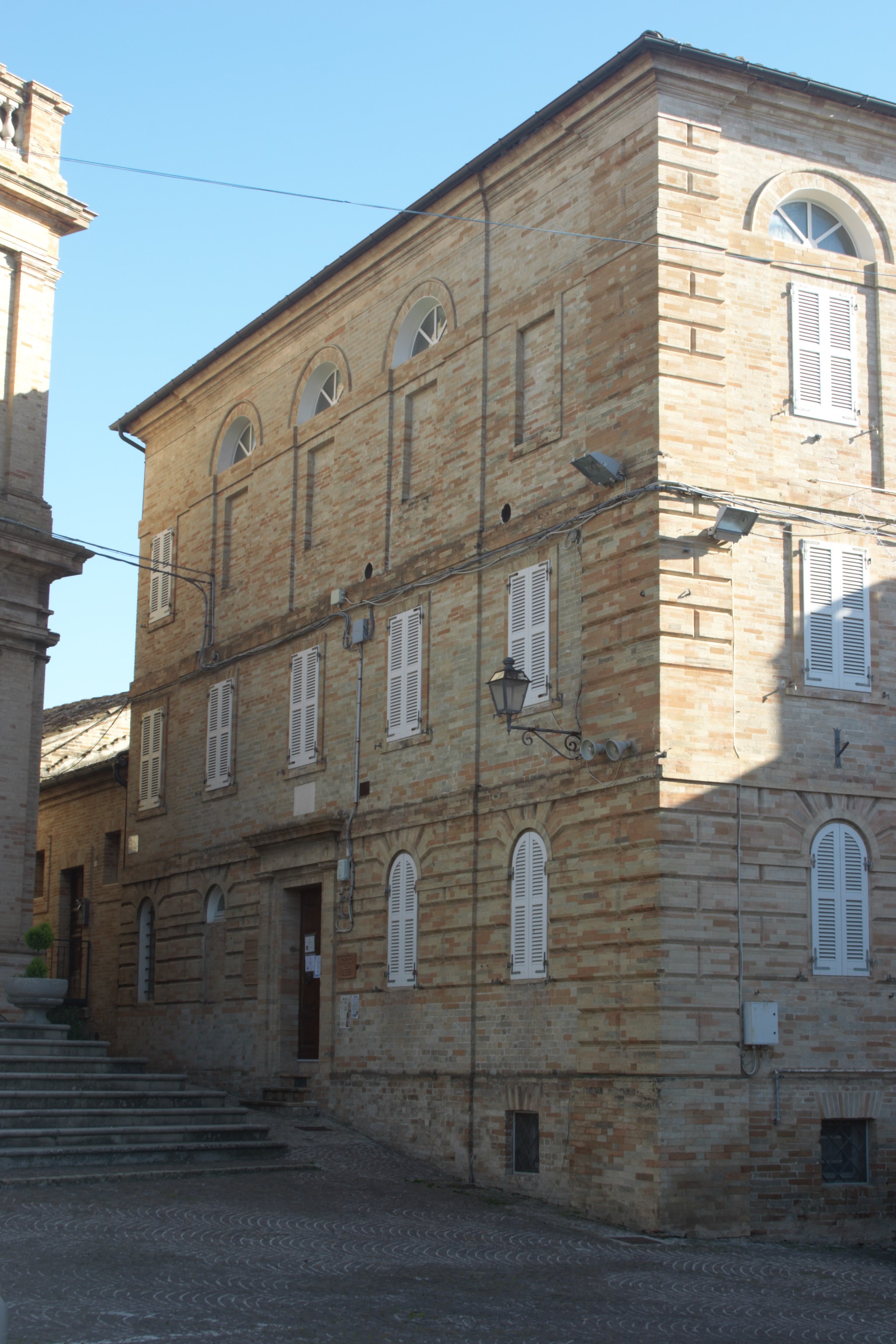 Biblioteca Comunale "F.lli Catalini" 